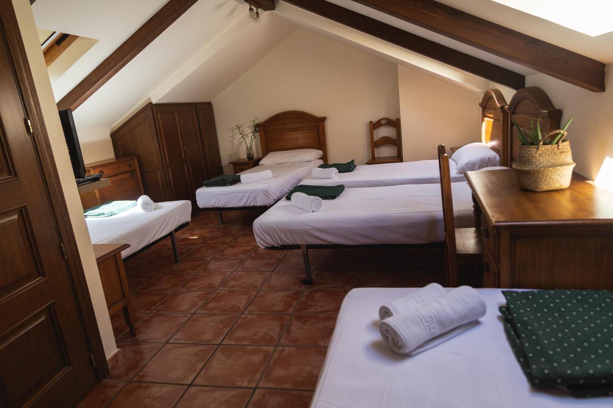 Hostal Corper 나발카르네로 외부 사진